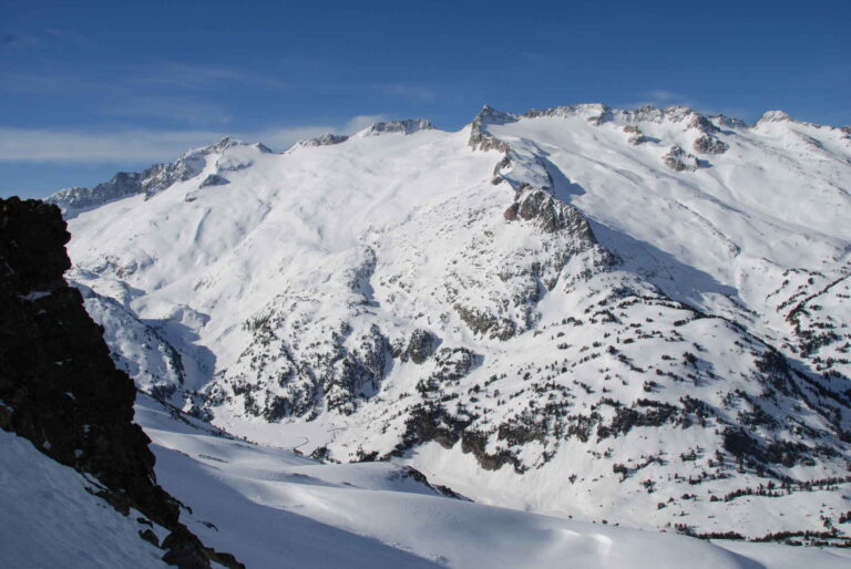 Cimas de 3000m. con Esquís de Travesía